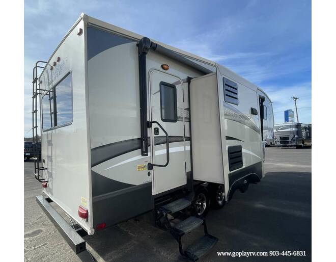 2016 CrossRoads Cruiser Aire 25SE Fifth Wheel at Go Play RV and Marine STOCK# 007989 Photo 6