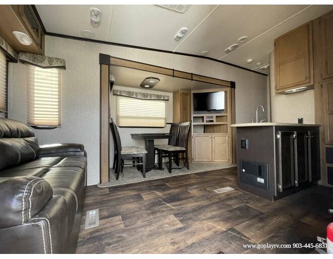 2016 CrossRoads Cruiser Aire 25SE Fifth Wheel at Go Play RV and Marine STOCK# 007989 Photo 7