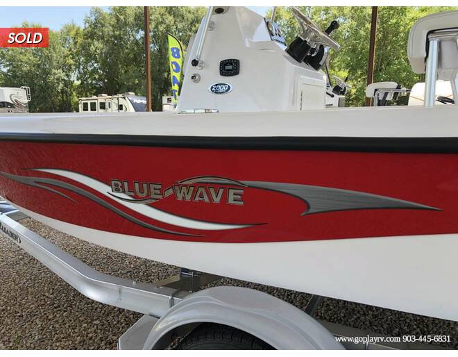 2021 Blue Wave Classic 2000 Boat, 150 Motor and Trailer Bay or Flats at Go Play RV and Marine STOCK# 15e021 Photo 15