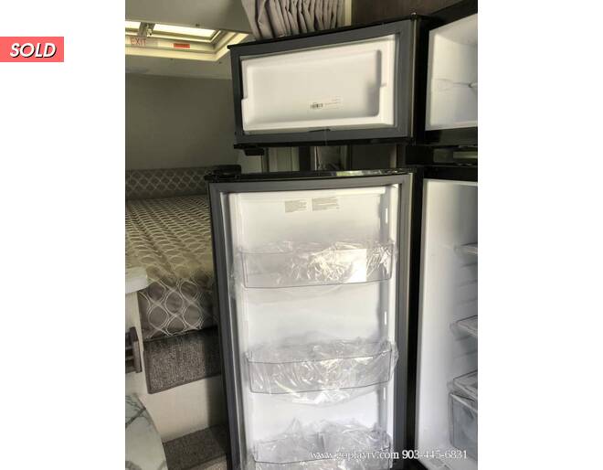 2021 Lance Short Bed 850 Truck Camper at Go Play RV and Marine STOCK# 177456 Photo 22