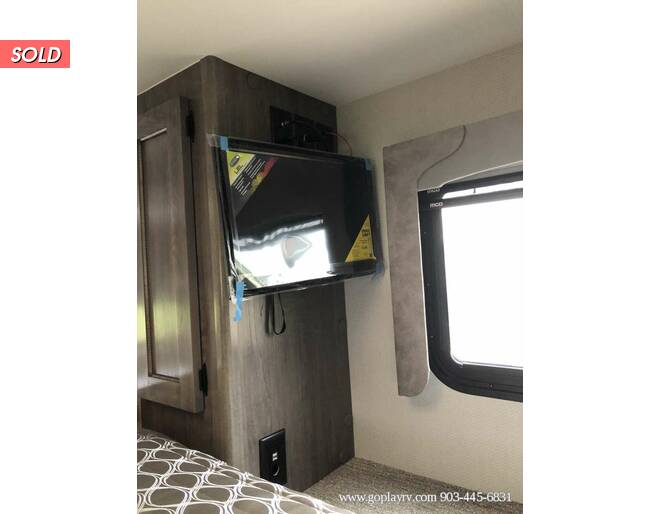 2021 Lance Short Bed 850 Truck Camper at Go Play RV and Marine STOCK# 177456 Photo 42
