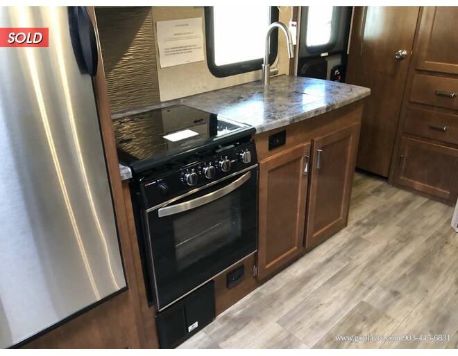 2021 Lance 1685 Travel Trailer at Go Play RV and Marine STOCK# 330181 Photo 34