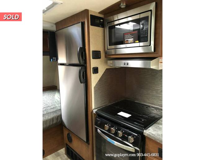 2021 Lance 1685 Travel Trailer at Go Play RV and Marine STOCK# 330551 Photo 14
