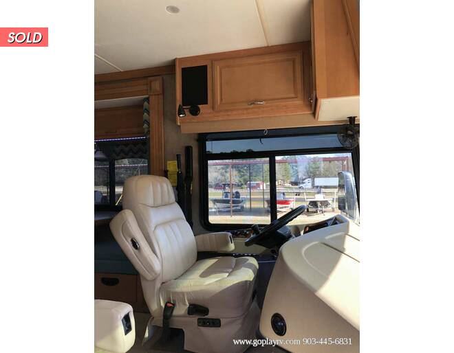 2010 Fleetwood Discovery Freightliner 40K Class A at Go Play RV and Marine STOCK# 072962 Photo 16
