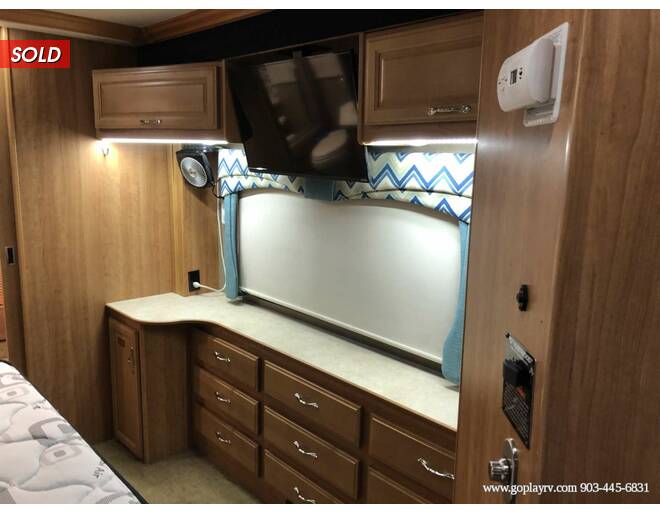 2010 Fleetwood Discovery Freightliner 40K Class A at Go Play RV and Marine STOCK# 072962 Photo 52