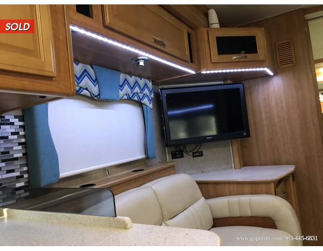 2010 Fleetwood Discovery Freightliner 40K Class A at Go Play RV and Marine STOCK# 072962 Photo 74