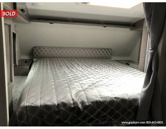 2021 Lance Long Bed 1172 Truck Camper at Go Play RV and Marine STOCK# 177668 Photo 18