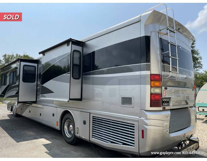 2006 Fleetwood Revolution LE 40E Class A at Go Play RV and Marine STOCK# 052952 Photo 4