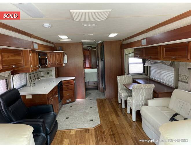 2006 Fleetwood Revolution LE 40E Class A at Go Play RV and Marine STOCK# 052952 Photo 8