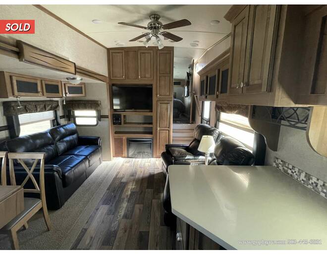 2016 Rockwood Signature Ultra Lite 8280WS Fifth Wheel at Go Play RV and Marine STOCK# 872323 Photo 12