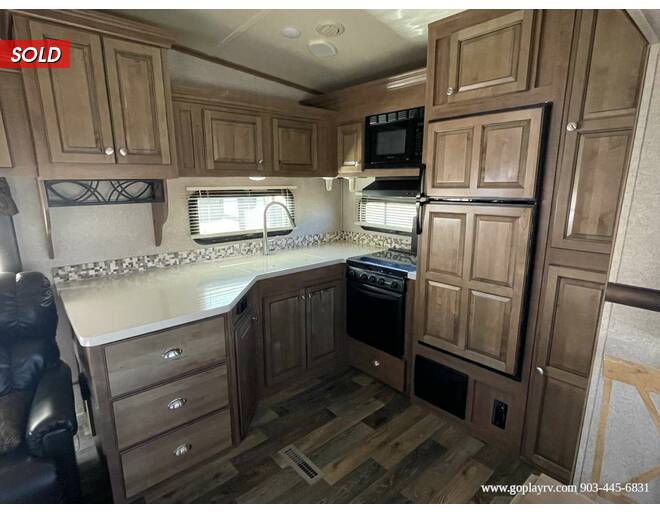 2016 Rockwood Signature Ultra Lite 8280WS Fifth Wheel at Go Play RV and Marine STOCK# 872323 Photo 13