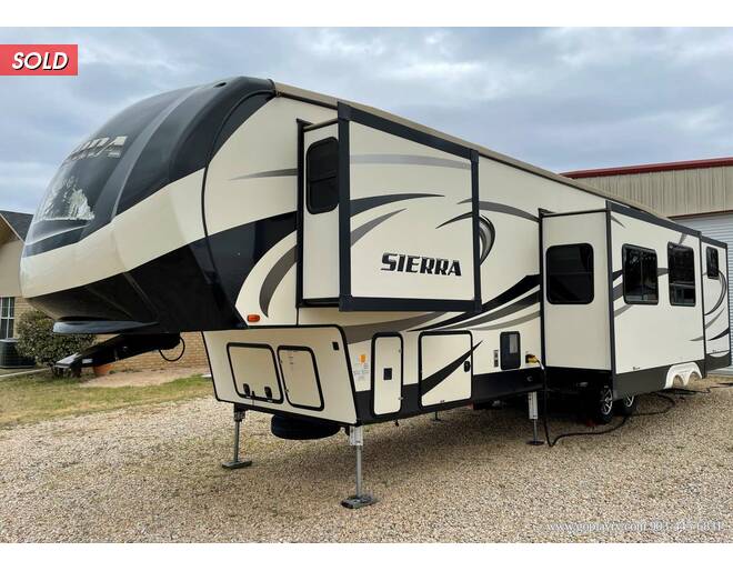 2018 Sierra 381RBOK Fifth Wheel at Go Play RV and Marine STOCK# 044862 Photo 3