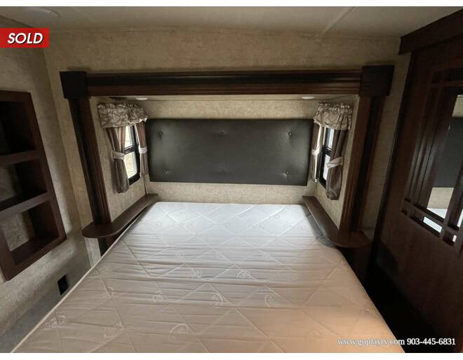 2018 Sierra 381RBOK Fifth Wheel at Go Play RV and Marine STOCK# 044862 Photo 16