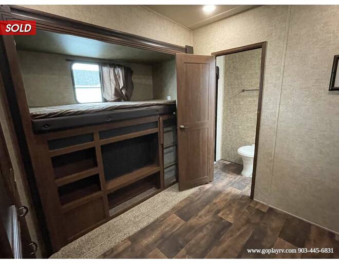 2018 Sierra 381RBOK Fifth Wheel at Go Play RV and Marine STOCK# 044862 Photo 20