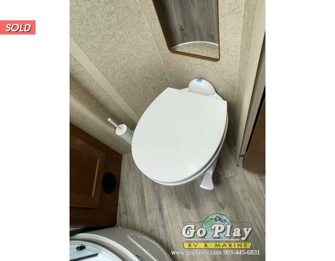 2021 Lance 2375 Travel Trailer at Go Play RV and Marine STOCK# 331214a Photo 31