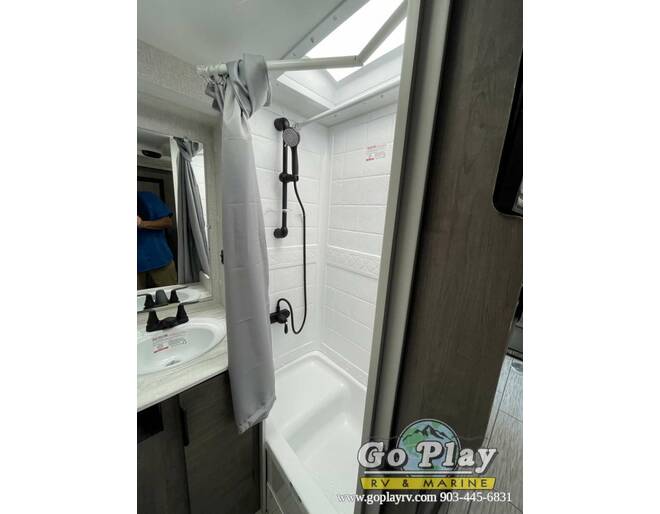 2022 Lance Long Bed 1172 Truck Camper at Go Play RV and Marine STOCK# 178569 Photo 13