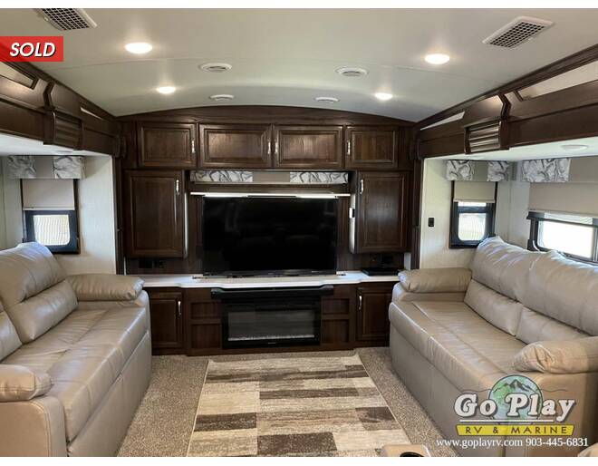 2019 Cardinal Luxury 3950TZX Fifth Wheel at Go Play RV and Marine STOCK# 103742 Photo 11