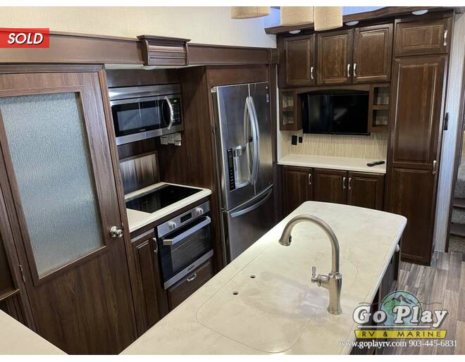 2019 Cardinal Luxury 3950TZX Fifth Wheel at Go Play RV and Marine STOCK# 103742 Photo 13