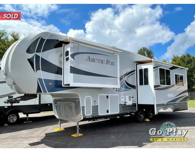 2019 Northwood Arctic Fox Silver Fox Edition 29.5T Fifth Wheel at Go Play RV and Marine STOCK# 150250 Photo 3