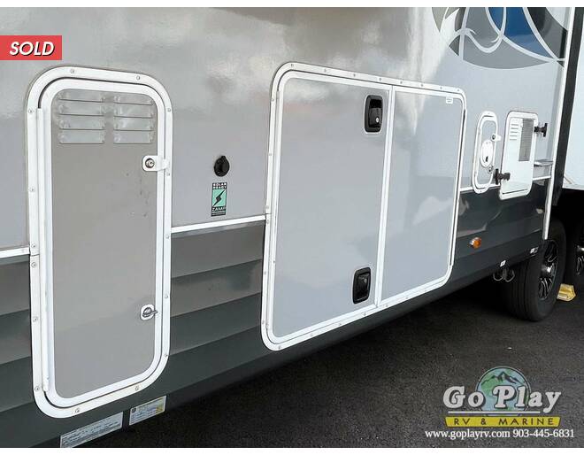 2019 Northwood Arctic Fox Silver Fox Edition 29.5T Fifth Wheel at Go Play RV and Marine STOCK# 150250 Photo 8