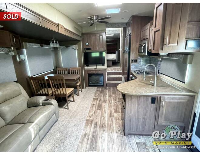 2019 Northwood Arctic Fox Silver Fox Edition 29.5T Fifth Wheel at Go Play RV and Marine STOCK# 150250 Photo 10