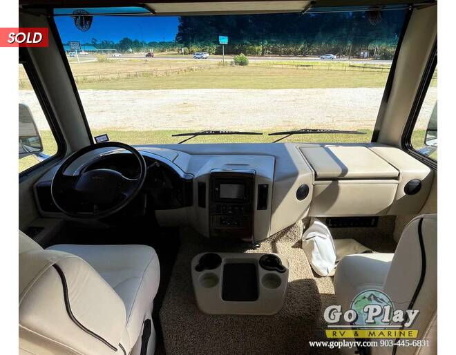 2014 Thor Hurricane Ford F-53 34E Class A at Go Play RV and Marine STOCK# a01925 Photo 15