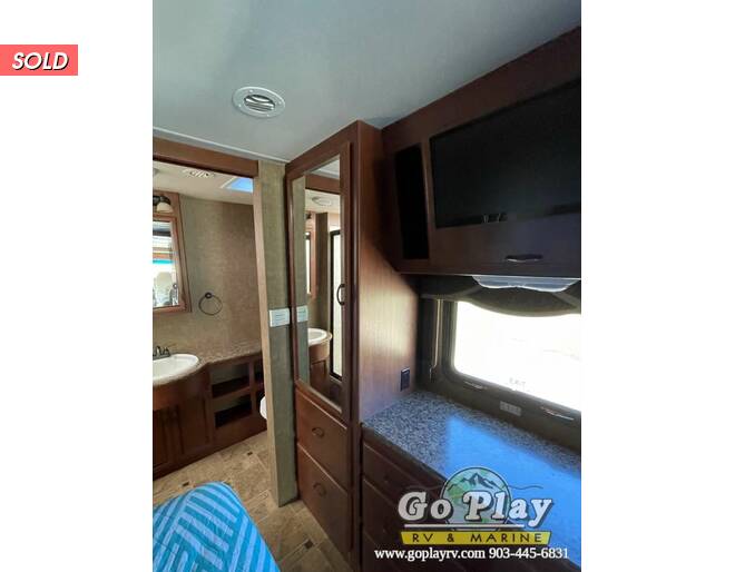2014 Thor Hurricane Ford F-53 34E Class A at Go Play RV and Marine STOCK# a01925 Photo 34