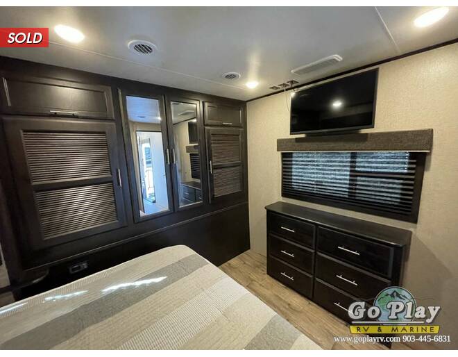 2021 Jayco Eagle 330RSTS Travel Trailer at Go Play RV and Marine STOCK# ef0335 Photo 26