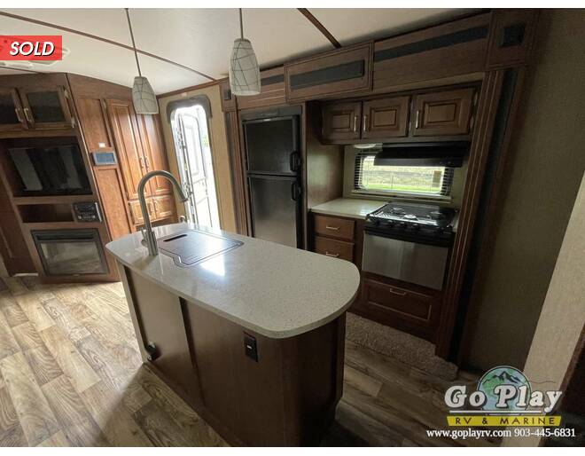 2018 Keystone Outback Super-Lite 325BH Travel Trailer at Go Play RV and Marine STOCK# 450250 Photo 15