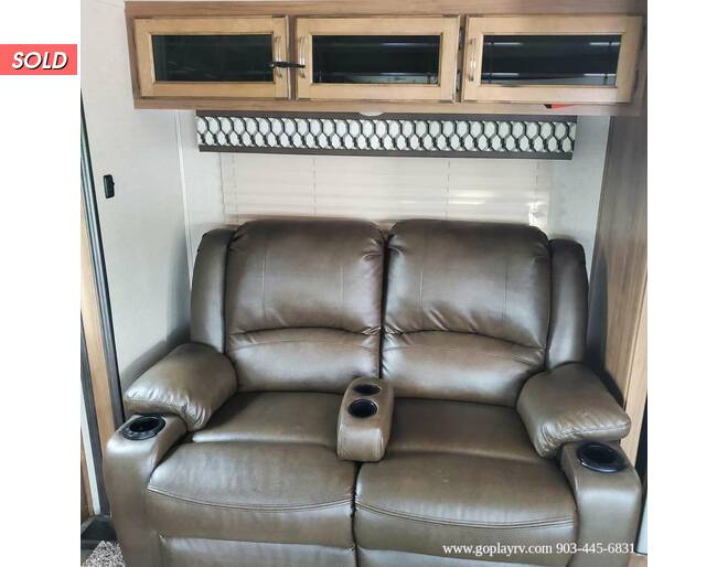 2020 Coachmen Chaparral Lite 30BHS Fifth Wheel at Go Play RV and Marine STOCK# 323167 Photo 10