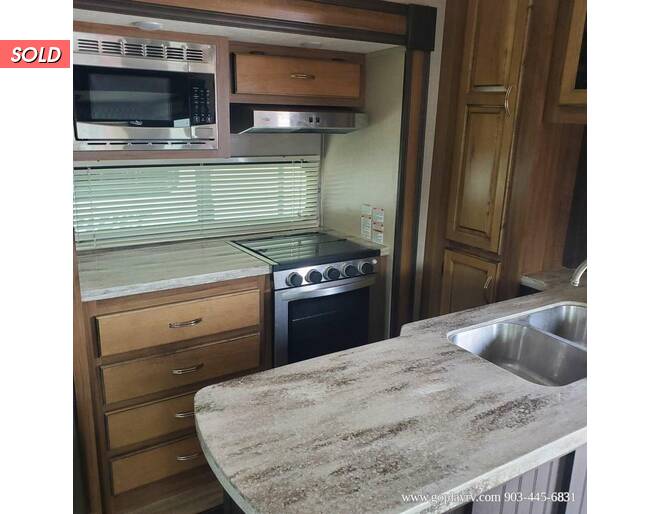 2020 Coachmen Chaparral Lite 30BHS Fifth Wheel at Go Play RV and Marine STOCK# 323167 Photo 14