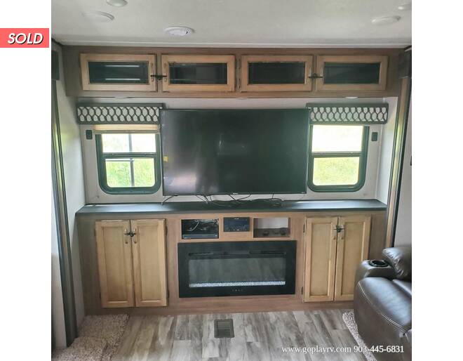 2020 Coachmen Chaparral Lite 30BHS Fifth Wheel at Go Play RV and Marine STOCK# 323167 Photo 9