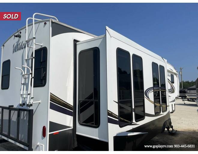 2015 Wildcat 327CK Fifth Wheel at Go Play RV and Marine STOCK# 029500 Photo 4