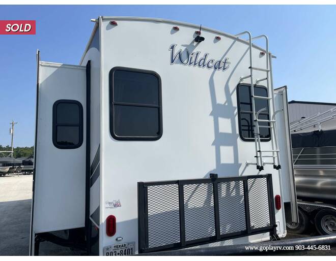 2015 Wildcat 327CK Fifth Wheel at Go Play RV and Marine STOCK# 029500 Photo 6