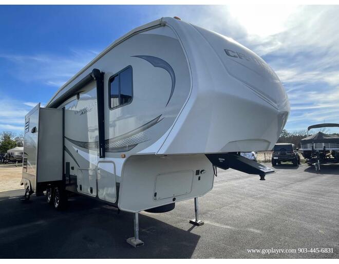 2016 CrossRoads Cruiser Aire 25SE Fifth Wheel at Go Play RV and Marine STOCK# 007989 Exterior Photo