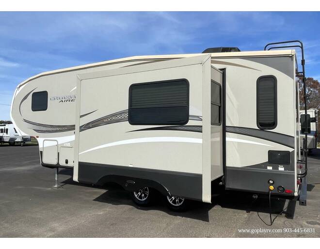 2016 CrossRoads Cruiser Aire 25SE Fifth Wheel at Go Play RV and Marine STOCK# 007989 Photo 4