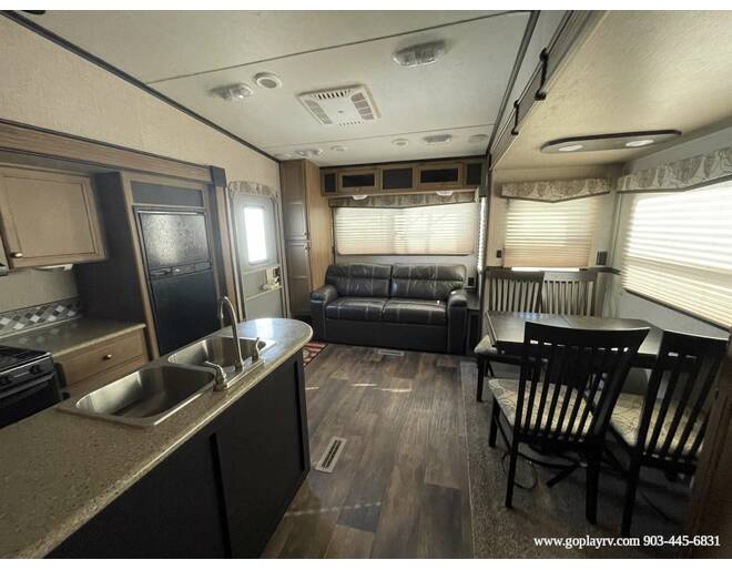 2016 CrossRoads Cruiser Aire 25SE Fifth Wheel at Go Play RV and Marine STOCK# 007989 Photo 8