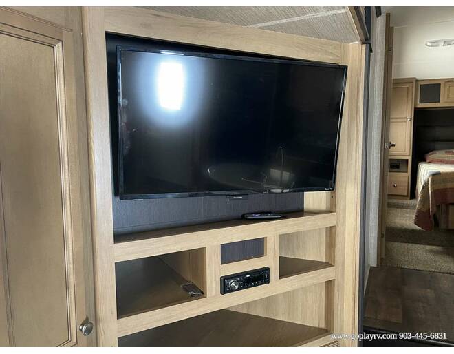 2016 CrossRoads Cruiser Aire 25SE Fifth Wheel at Go Play RV and Marine STOCK# 007989 Photo 12