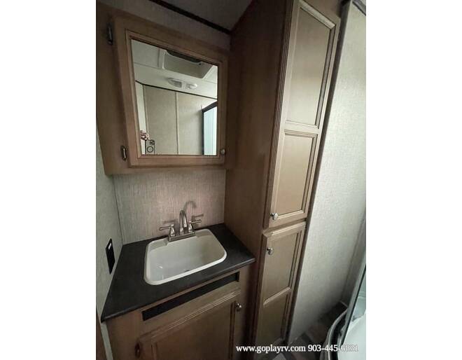 2016 CrossRoads Cruiser Aire 25SE Fifth Wheel at Go Play RV and Marine STOCK# 007989 Photo 18