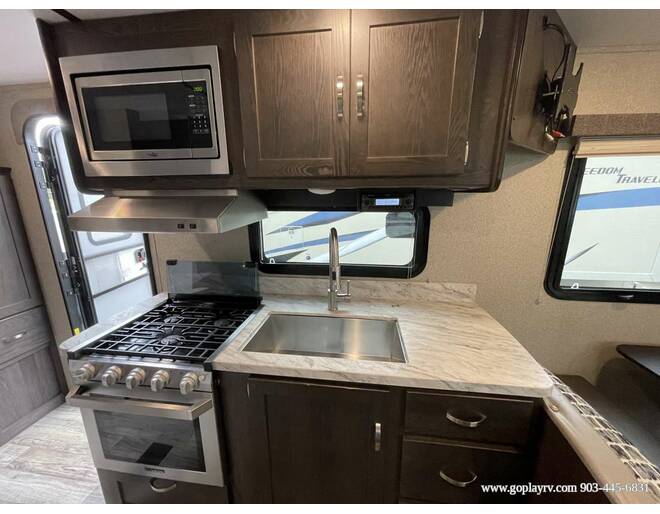 2019 Keystone Outback Ultra-Lite 210URS Travel Trailer at Go Play RV and Marine STOCK# 450238 Photo 11