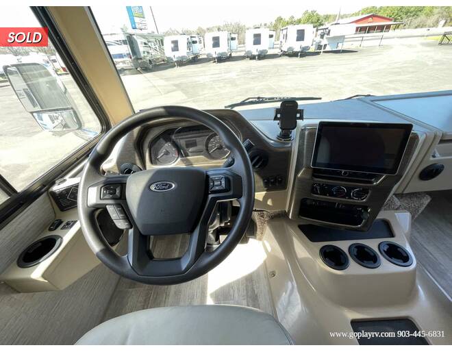 2022 Thor Freedom Traveler Ford F-53 A32 Class A at Go Play RV and Marine STOCK# a16738 Photo 13