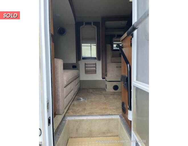 2016 Lance Long Bed 1172 Truck Camper at Go Play RV and Marine STOCK# 172373 Photo 20