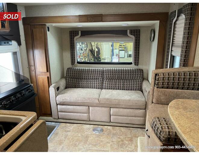2016 Lance Long Bed 1172 Truck Camper at Go Play RV and Marine STOCK# 172373 Photo 17