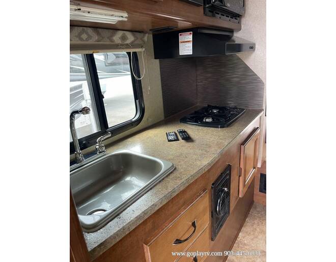 2016 Lance Short Bed 825 Truck Camper at Go Play RV and Marine STOCK# 172132 Photo 10