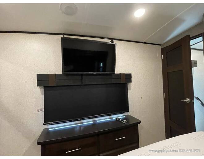 2018 Jayco North Point 387RDFS Fifth Wheel at Go Play RV and Marine STOCK# LZ0127 Photo 37